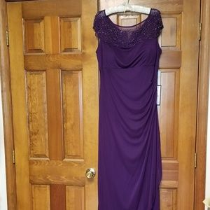 Elegant Evening Dress Size 14
